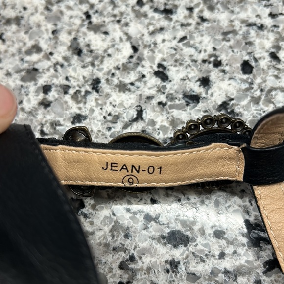 Refresh Wedge Sandals Size 9 but Fits like an 8 - Picture 7 of 9